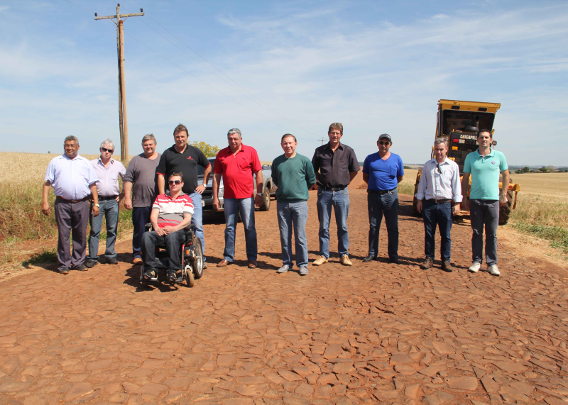 INICIA SEGUNDA ETAPA DO CALÇAMENTO EM CONSOLATA